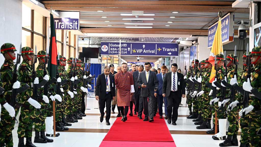 ঢাকা ত্যাগ করেছেন ভুটানের প্রধানমন্ত্রী