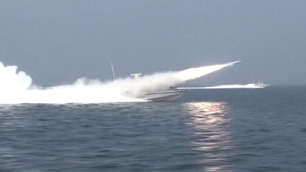 সমুদ্রের নিচে থাকা মিসাইলের সুড়ঙ্গ উন্মোচন করল ইরান