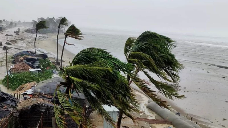 দুপুর ১টার মধ্যে ছয় জেলায় ৬০ কি.মি. বেগে ঝড়ের আশঙ্কা