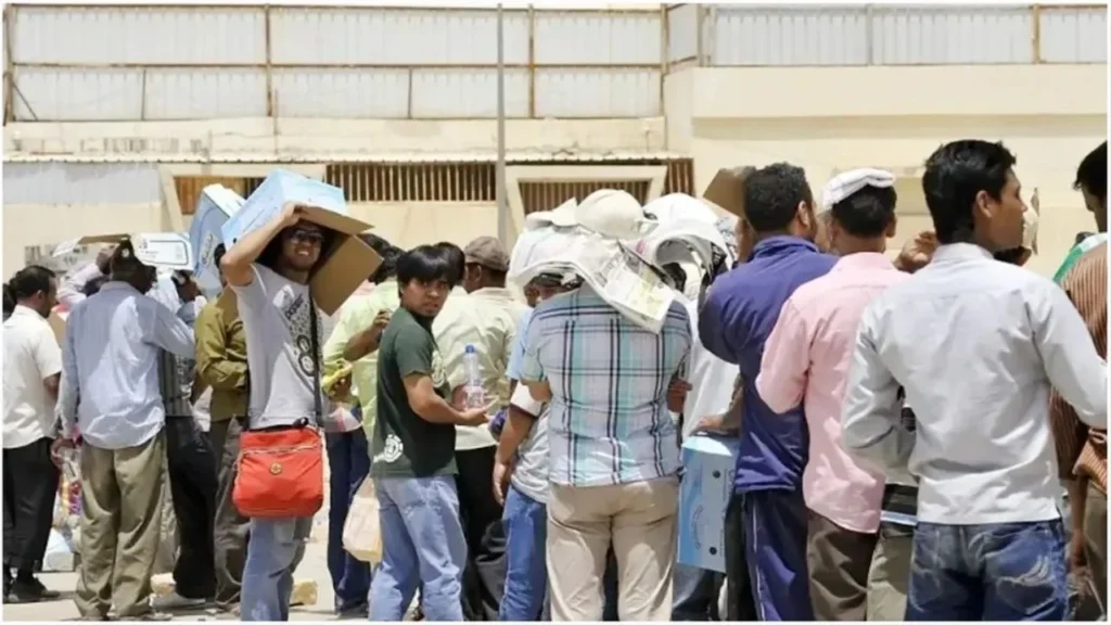 অবৈধ প্রবাসীদের বিরুদ্ধে সৌদির সাঁড়াশি অভিযান, গ্রেফতার ১৪ হাজার