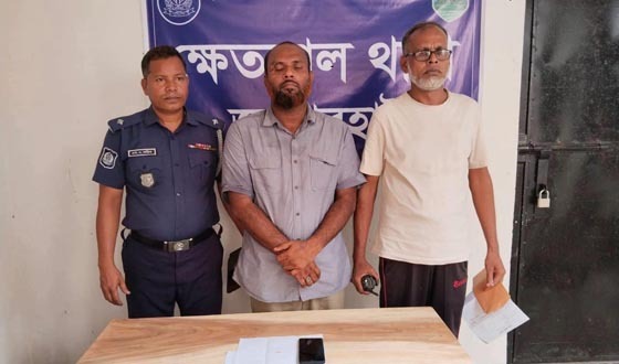 ইয়াবাসহ শিক্ষক আটক