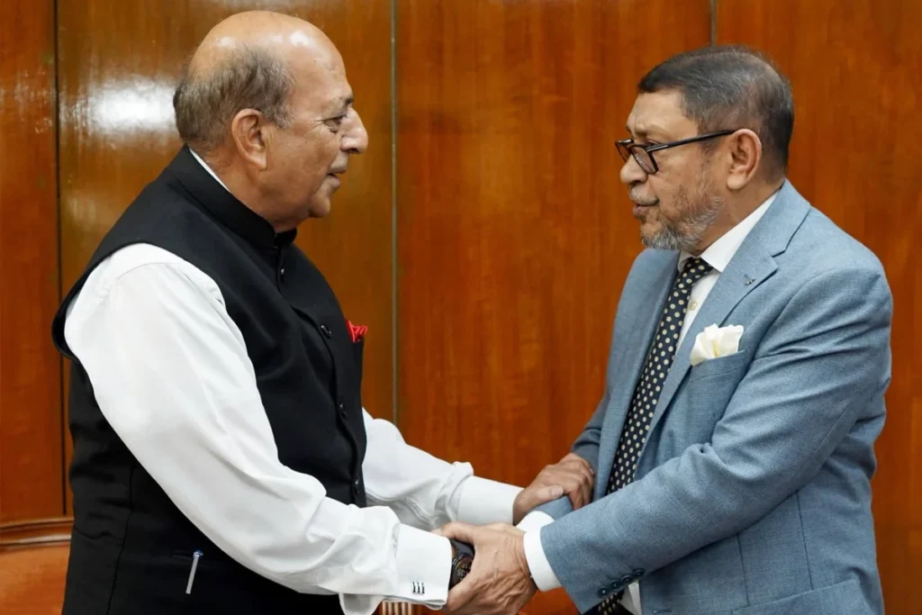 স্বাস্থ্যমন্ত্রীর সঙ্গে ভারতীয় হাইকমিশনারের সাক্ষাৎ