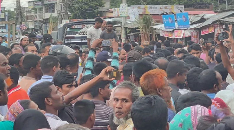 শ্যাম্পুর খালি প্যাকেট নিয়ে শিশুদের ঝগড়া থেকে বড়দের সংঘর্ষ; মুরগি ব্যবসায়ীর মৃত্যু, আহত ১৫
